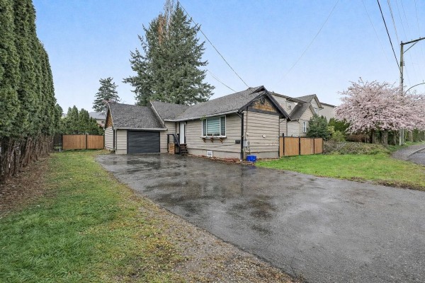 33056 Cherry Avenue, Mission, BC, photo 2