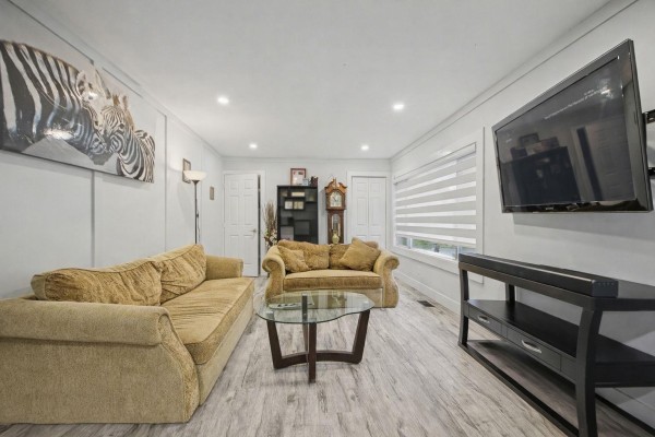 33056 Cherry Avenue, Mission, BC V2V2T9 Photo 5
