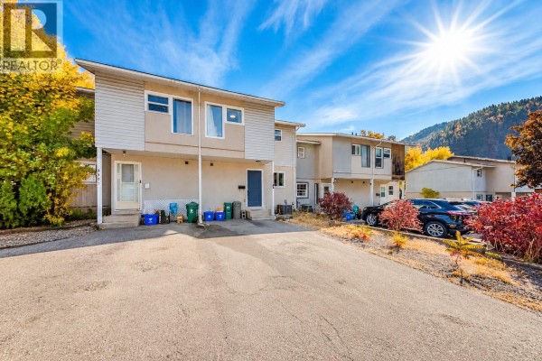 Townhouse for sale at 3307 Laurel Crescent, Trail, BC - MLS® BHm2Xn