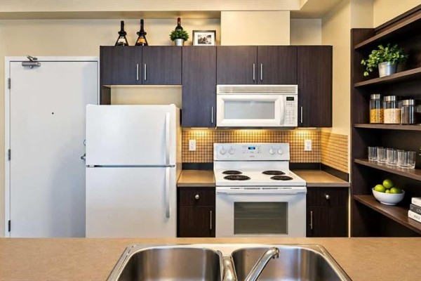 Living room/Dining room - 3309, 73 Erin Woods Court Se, Calgary, AB T2B3V6 Photo 3