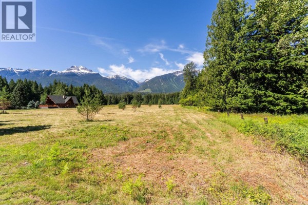 3309 Catherwood Road, Revelstoke, BC V0E2S1 Photo 5
