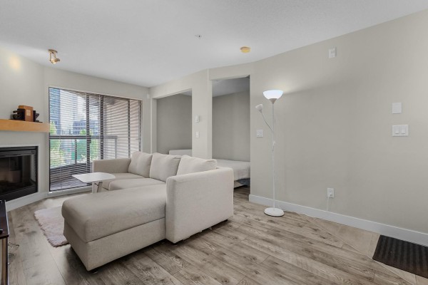 331 10838 City Parkway, Surrey, BC, photo 2
