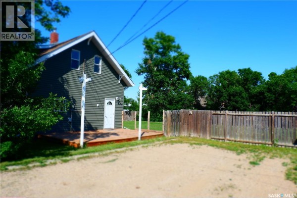 331 3rd Avenue W, Assiniboia, SK, photo 2