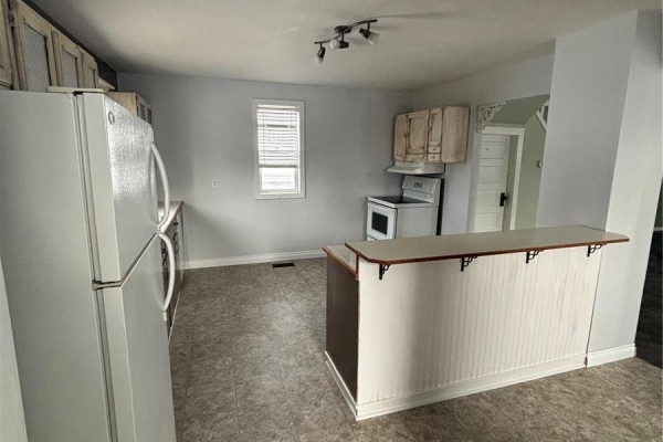 331 3rd Avenue W, Assiniboia, SK, photo 3