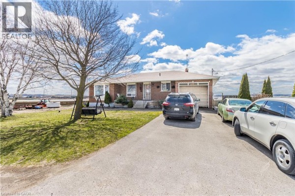 331 Tornado Drive, Bradford West Gwillimbury, ON, photo 2