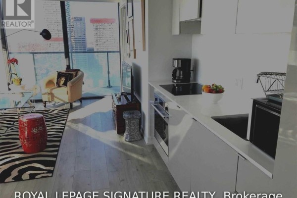 3310 - 161 Roehampton Avenue, Toronto, ON, photo 2