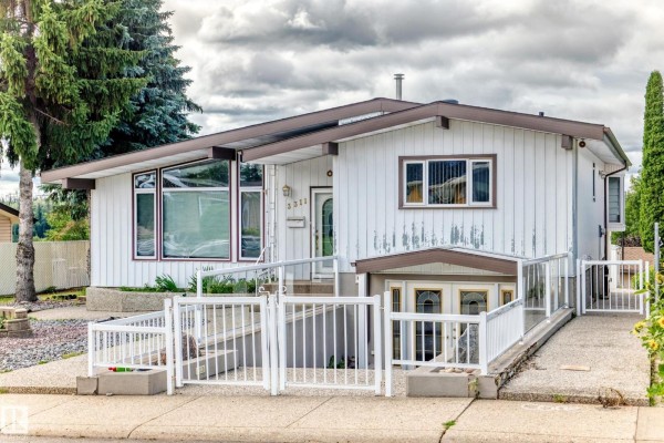 3311 104 Av Nw, Edmonton, AB, photo 3