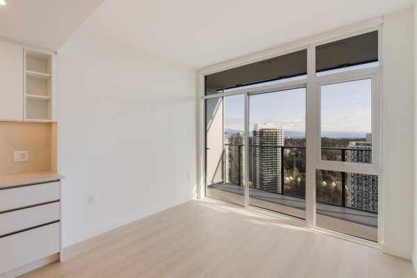 3311 13573 98a Avenue Avenue, Surrey, BC V3T0X1 Photo 2