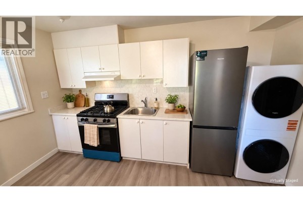 3311 E 45th Avenue, Vancouver, BC V5R3E6 Photo 2