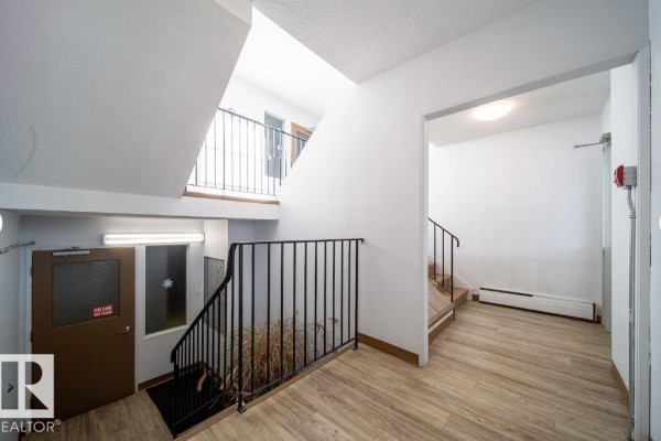 3312 105 Av Nw, Edmonton, AB T5W0B4 Photo 5