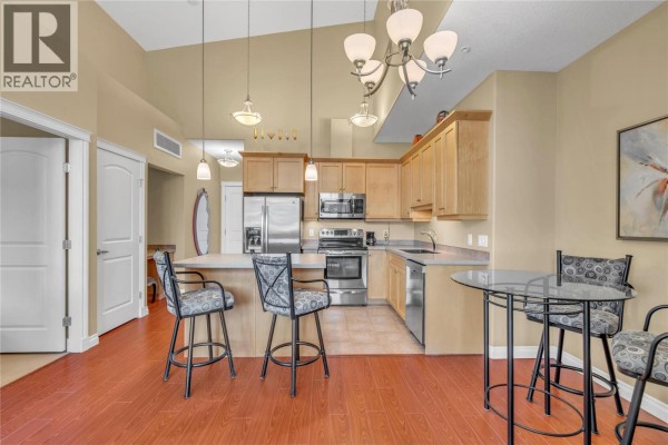 Full bathroom - 3313 Wilson Street Unit# 406, Penticton, BC V2A8J3 Photo 4