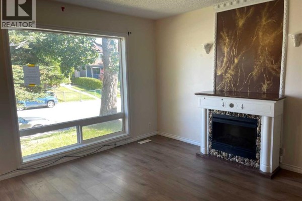 Eat in kitchen - 3315 56 Street Ne, Calgary, AB T2E8Y9 Photo 4