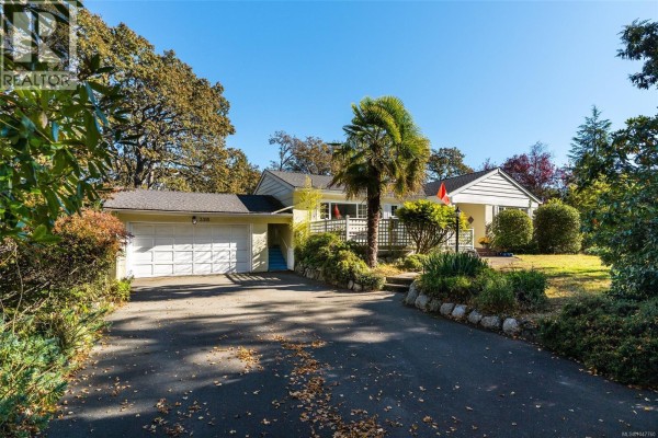 3315 Ripon Rd, Oak Bay, BC, photo 2