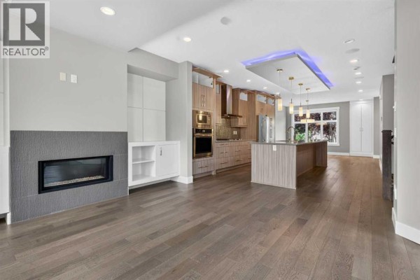 4pc Bathroom - 3318 Centre B Street Nw, Calgary, AB T2K0V6 Photo 3