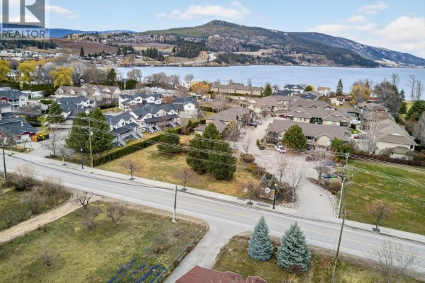 3318 Woodsdale Road, Lake Country, BC, photo 2
