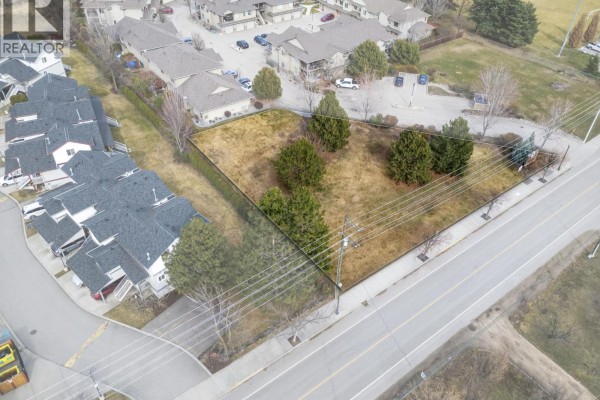 3318 Woodsdale Road, Lake Country, BC V4V1X6 Photo 4