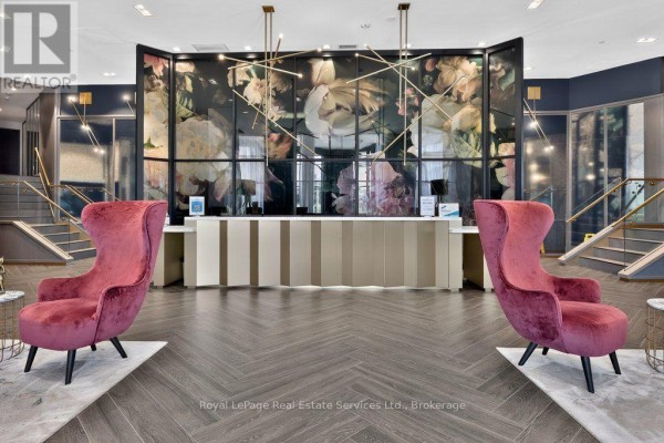 332 - 405 Dundas Street W, Oakville, ON, photo 2