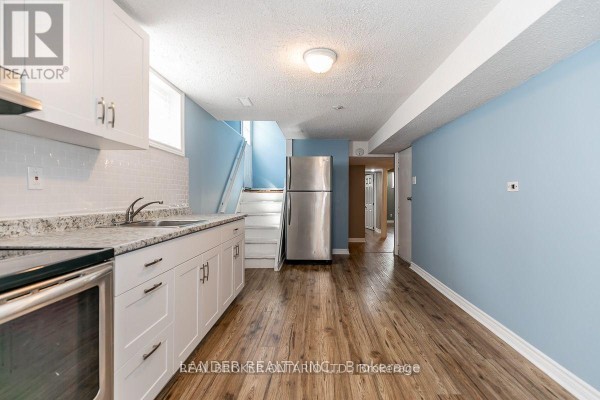 Bedroom - 332 Walker (basement) Avenue, Bradford West Gwillimbury, ON L3Z1Y8 Photo 4