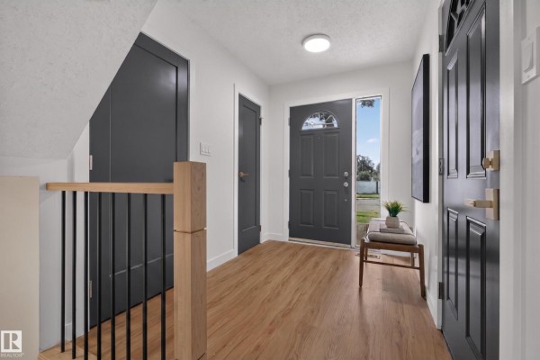 Primary Bedroom - 3320 130a Av Nw, Edmonton, AB T5A3K3 Photo 4