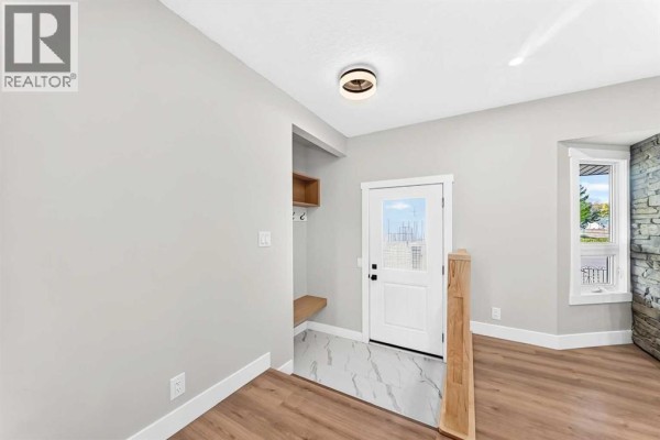 Kitchen - 3320 60 Street Ne, Calgary, AB T1Y3S9 Photo 2