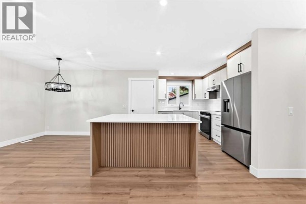 Dining room - 3320 60 Street Ne, Calgary, AB T1Y3S9 Photo 3