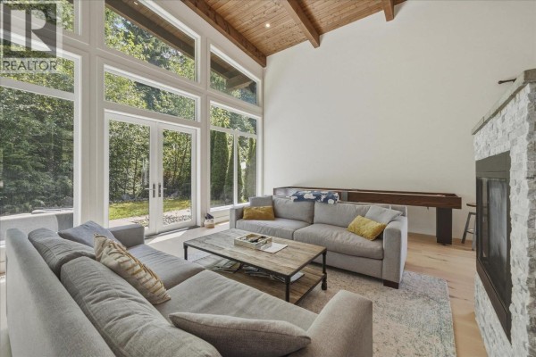 3324 Mamquam Road, Squamish, BC V8B0S6 Photo 3