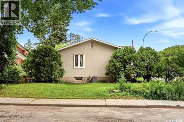 Kitchen - 3325 29th Avenue, Regina, SK S4S2P1 Photo 3