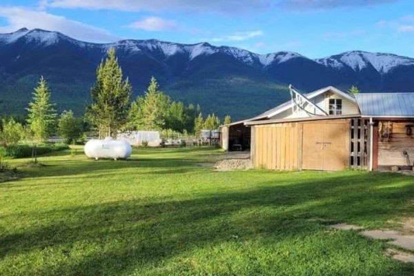 Pantry - 3325 Garrett Road, Mcbride, BC V0J2E0 Photo 4