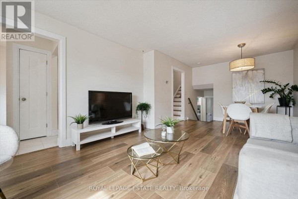 3325 Strabane Drive, Mississauga, ON L5C1W9 Photo 5