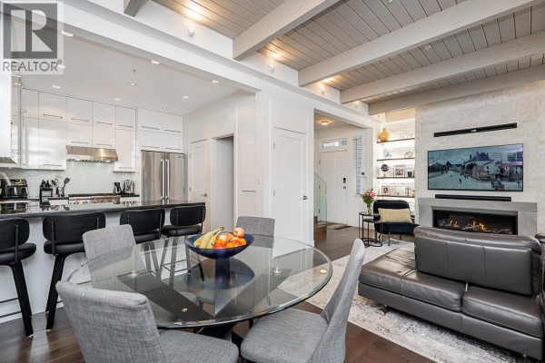 3328 W 7th Avenue, Vancouver, BC V6R1V8 Photo 2