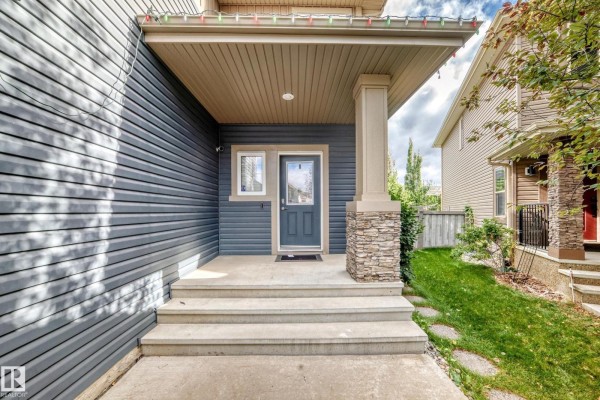 3329 West Court Nw, Edmonton, AB, photo 2