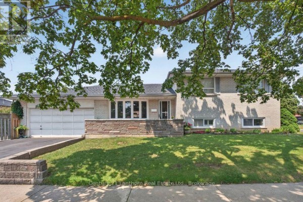 333 Jeffcoat Drive, Toronto, ON, photo 2
