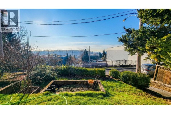 333 Louellen Street, New Westminster, BC V3M4G6 Photo 4