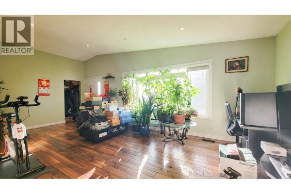 333 Louellen Street, New Westminster, BC V3M4G6 Photo 5