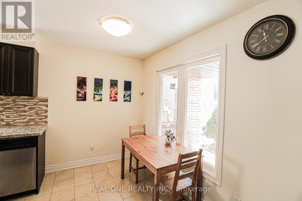 Eating area - 3331 Dovetail Mews, Mississauga, ON L5L5E9 Photo 4