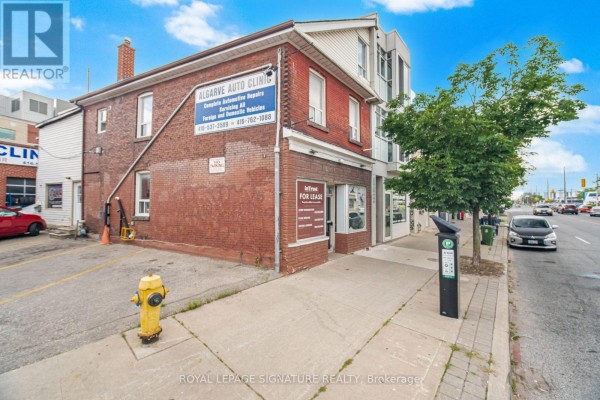 Bedroom 2 - 3331 Dundas Street W, Toronto, ON M6P2A6 Photo 3