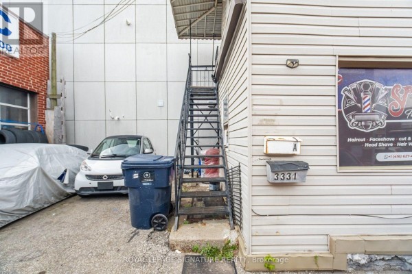 Bedroom 3 - 3331 Dundas Street W, Toronto, ON M6P2A6 Photo 4