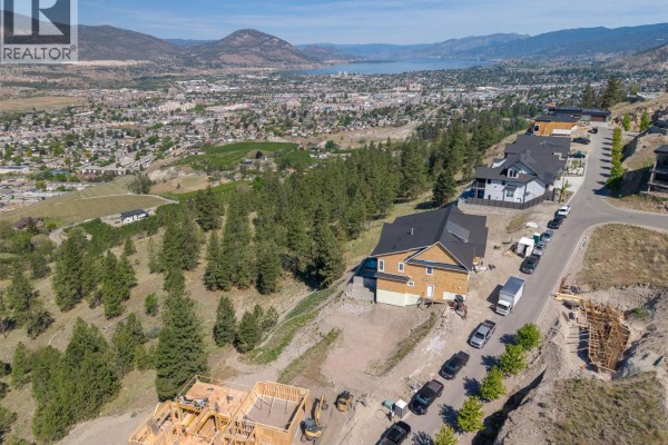 3331 Evergreen Drive Unit# 114, Penticton, BC V2A9A9 Photo 5