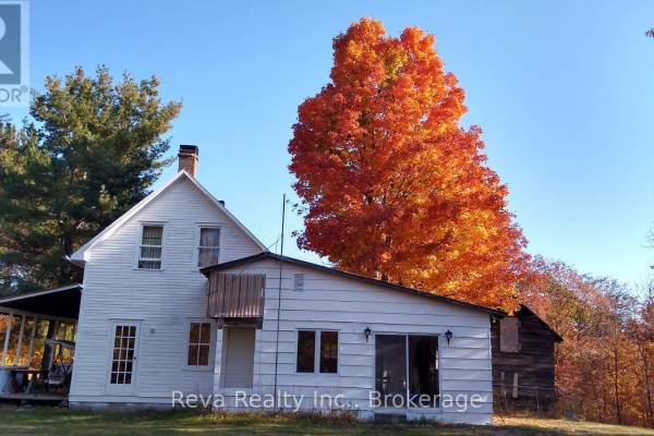 3332 Matawatchan Road, Greater Madawaska, ON, photo 2