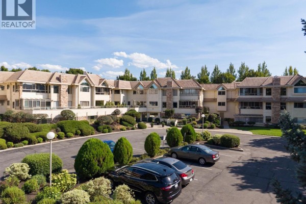 4pc Ensuite bath - 3335 Richter Street Unit# 101, Kelowna, BC V1W3Y1 Photo 4