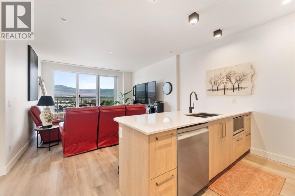 Kitchen - 3340 Lakeshore Road Unit# 1003, Kelowna, BC V1W0H6 Photo 5