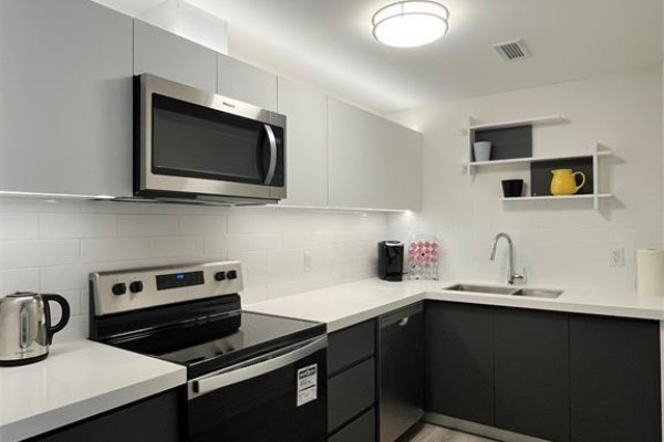 3pc Ensuite bath - 3340 Stella Crescent Unit# 227, Windsor, ON N8T0B8 Photo 2