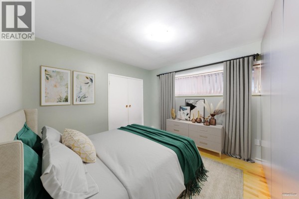 3342 Adanac Street, Vancouver, BC V5K2P3 Photo 5
