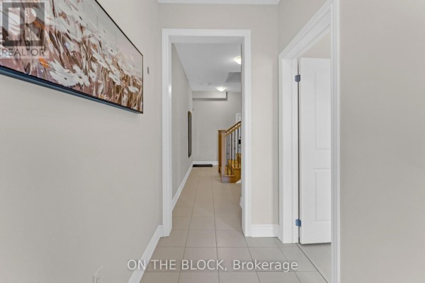 Kitchen - 3347 Sixth Line, Oakville, ON L6H0Y7 Photo 3