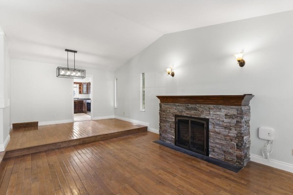 33480 Blueberry Drive, Mission, BC V2V6E7 Photo 5