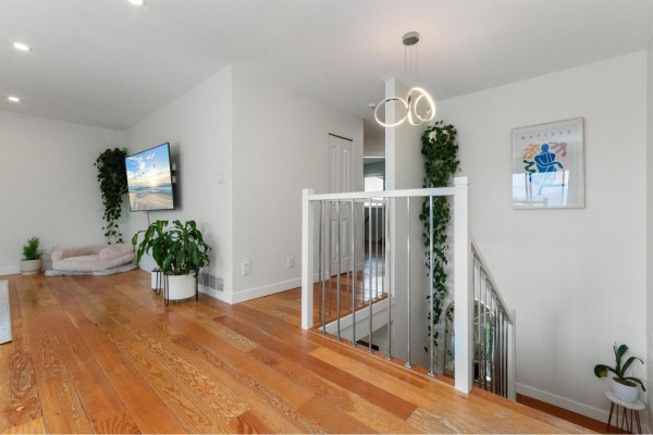 33483 Blueberry Drive, Mission, BC V2V6J1 Photo 4