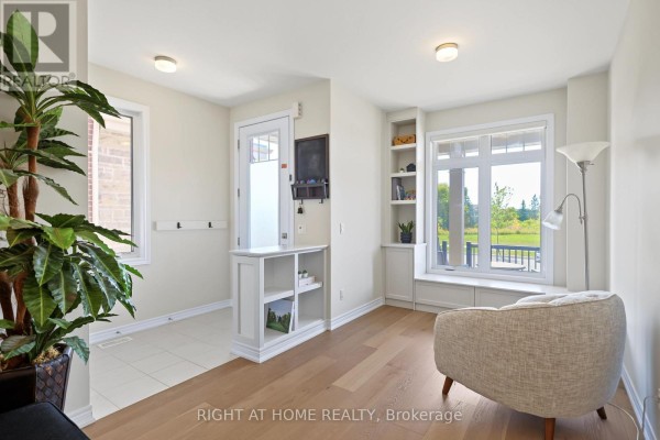 Great room - 335 Busato Drive, Whitchurch Stouffville, ON L4A4V1 Photo 4