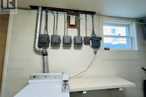 335 Chaplin Street W, Swift Current, SK, photo 3