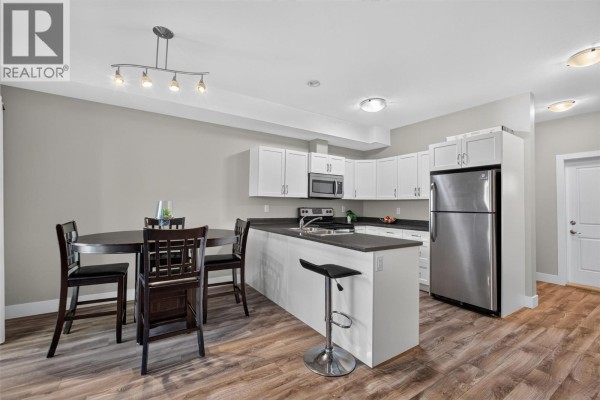 Kitchen - 335 Gerstmar Road Unit# 3, Kelowna, BC V1X4A6 Photo 2