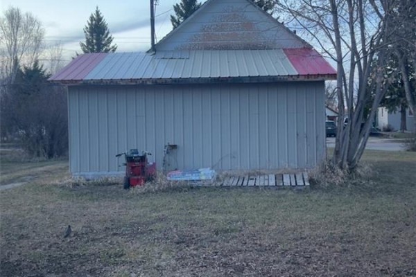 335 Highway Avenue E, Preeceville, SK S0A3B0 Photo 5